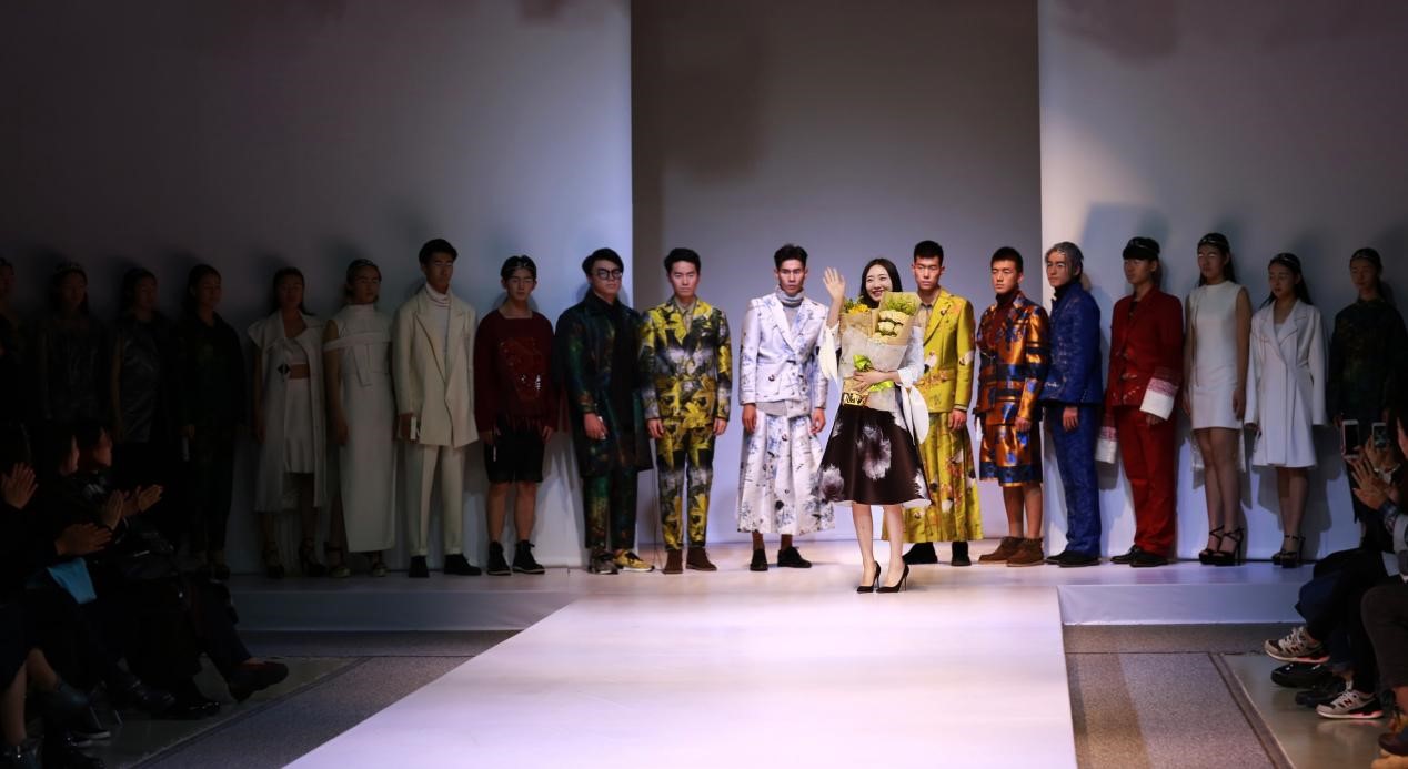 PERSONAL FASHION SHOW